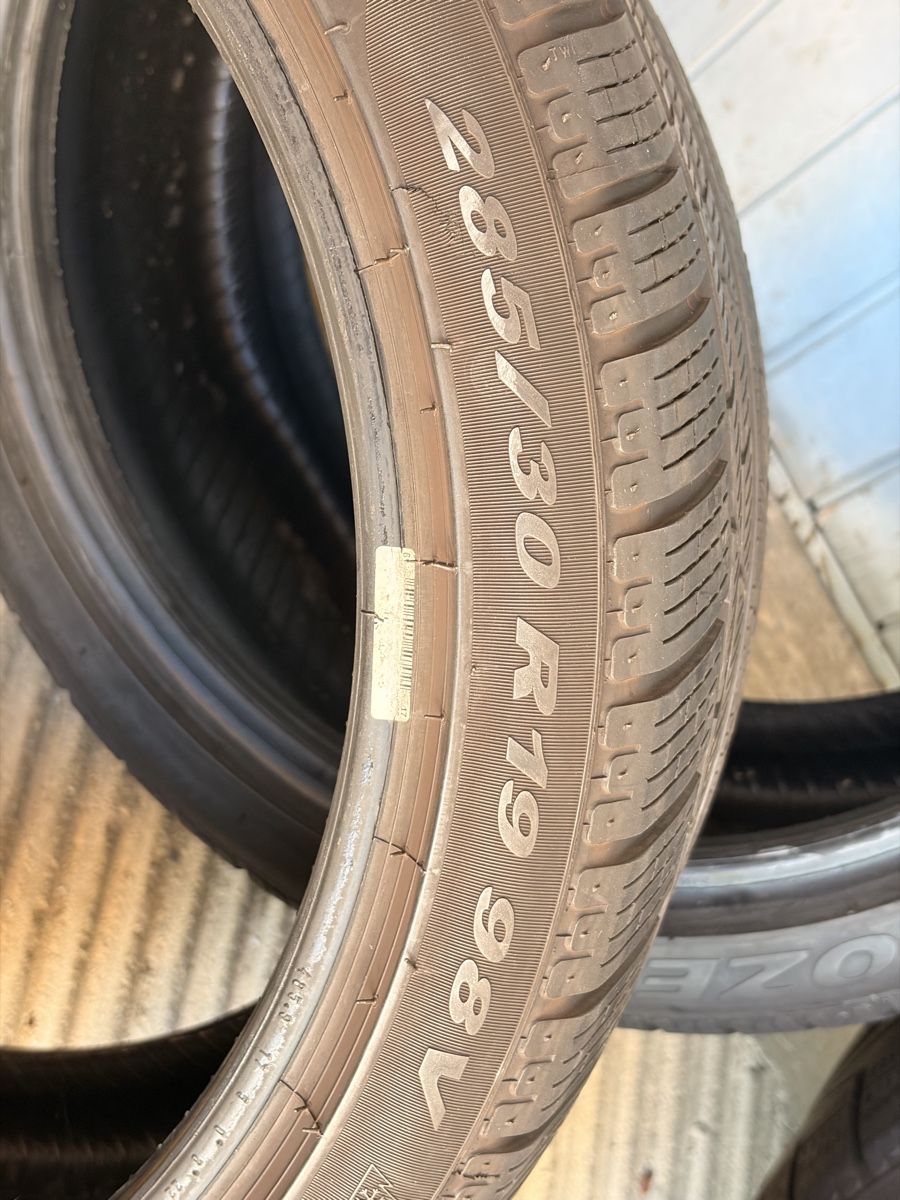 Pirelli Pneus & Kompletträder: Verkaufe 2 Winterreifen 285/30/19 – Gebraucht aus Lausen von Beenii_1990 3