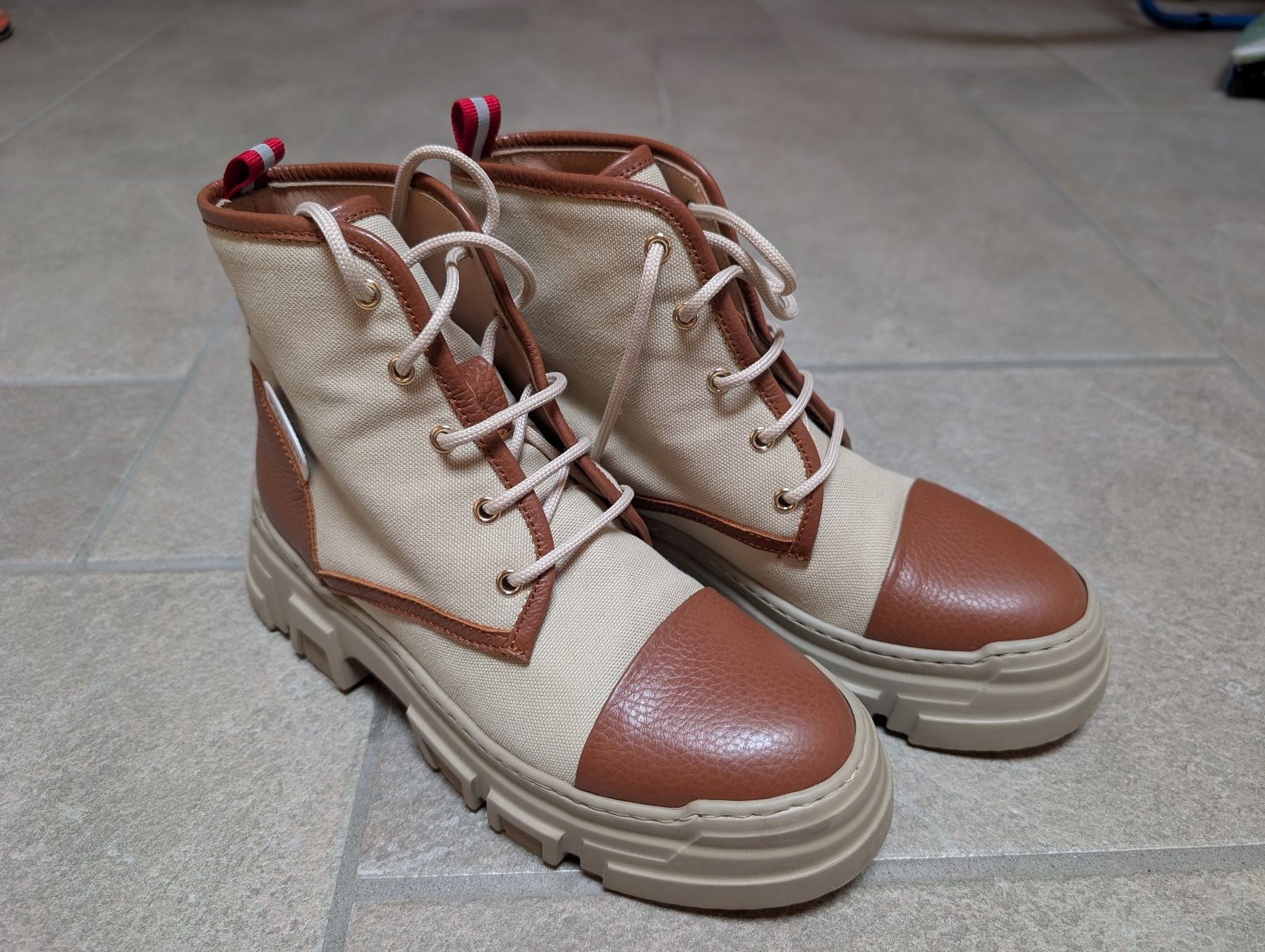 Scarpe da donna: Pollini  tronchetti marrone – Usato da Vezia venduto da ste_x2rb