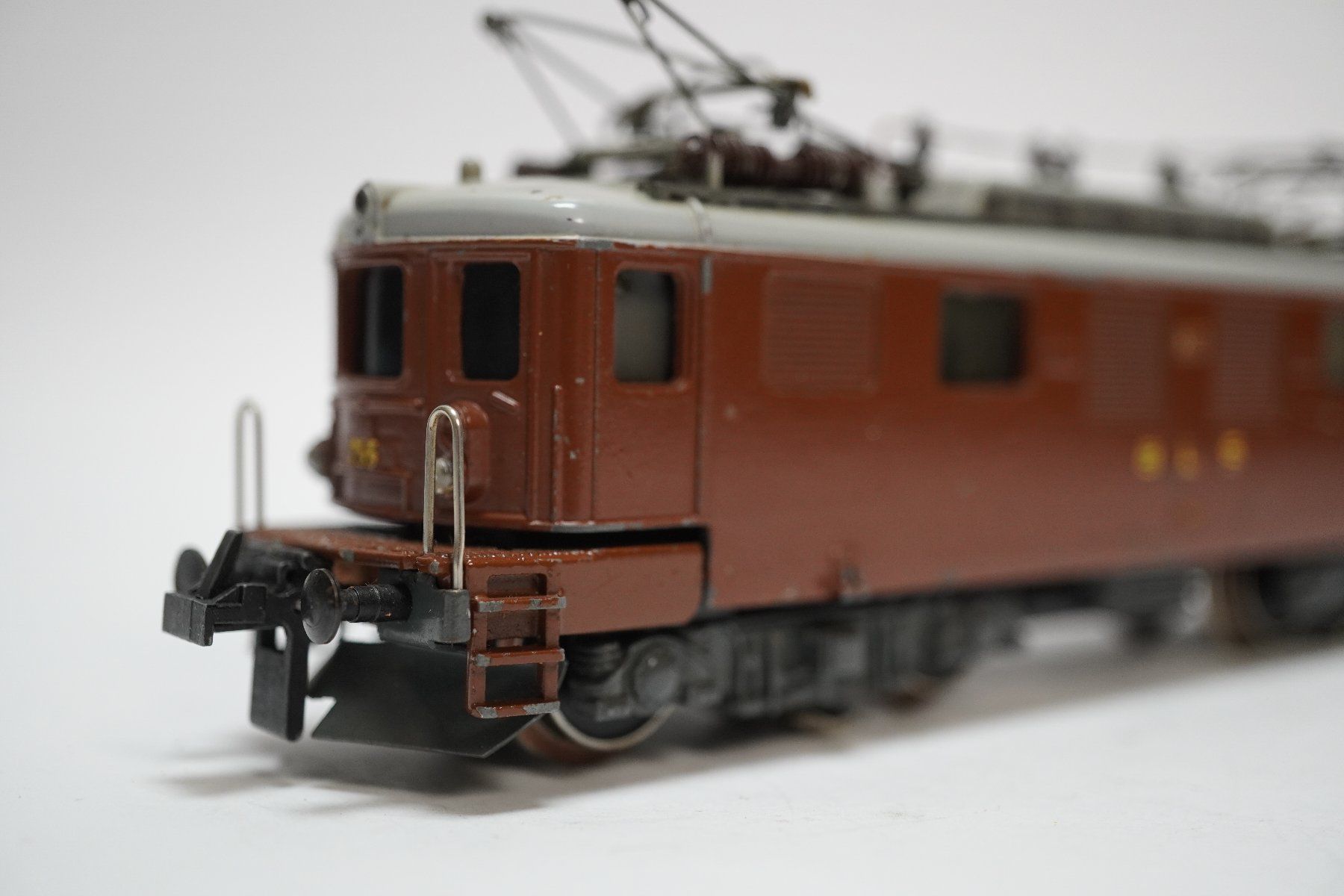 Trix Modellini di ferrovie: † e21 Trix Express BLS Ae 4/4 braun – Usato da Thun venduto da evinka_gmbh