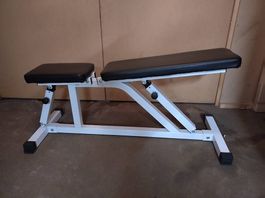Squat Rack mit Hantelbank / Multibank