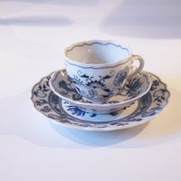 Set Tasse, Unterteller, Desserteller, Zwiebelmuster Orig Cz