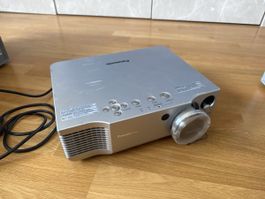 Panasonic Beamer PT-AE900 perfekt für zuhause / draussen