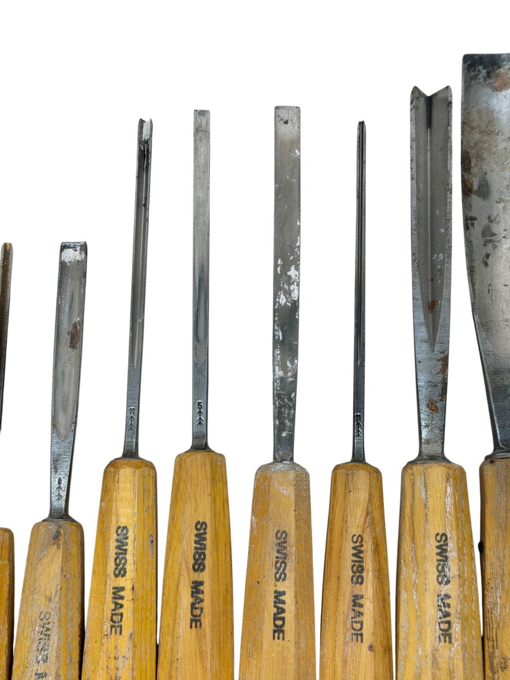 Swiss Tutti gli attrezzi: Lot 13 outils sculpture bois Swiss Made (gouges + ciseaux) – Usato da Cossonay-Ville venduto da Antiquora 4
