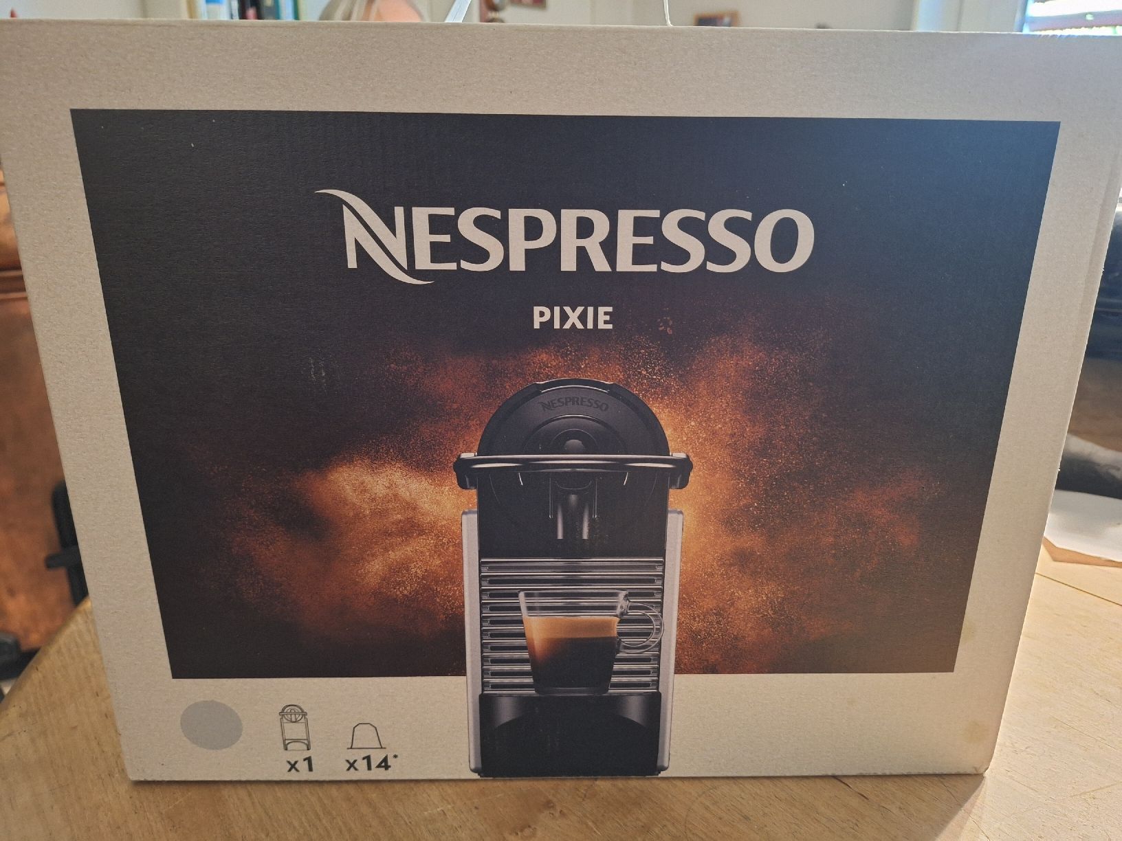 Nespresso Macchine per caffè & Macchine per espresso: Nespresso Pixie Kapselmaschine gebraucht mit OVP – Usato da Oftringen venduto da isa_5cwl