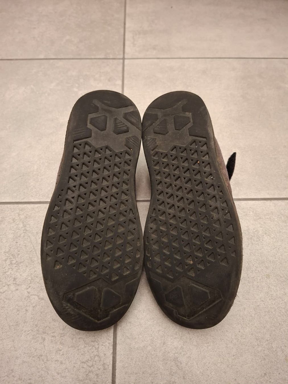 Leatt Schuhe für Jungen: Leatt MTB Schuh Grösse 34.5 Gebraucht – Gebraucht aus schönenwerd von Hard-Ware 2