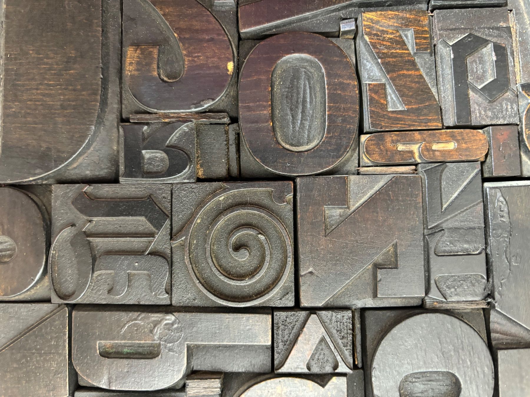 Foto & Immagini: Buchstabenbild im Stil Fleury Pop Art Holz – Usato da Hinwil venduto da DaniBachman 5