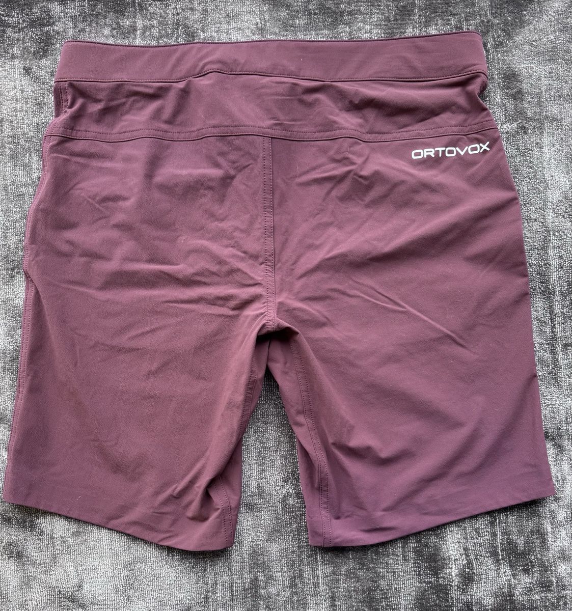 Ortovox Pantaloni: kurze Wanderhose von Ortovox – Usato da Hagendorn venduto da Henzen 1