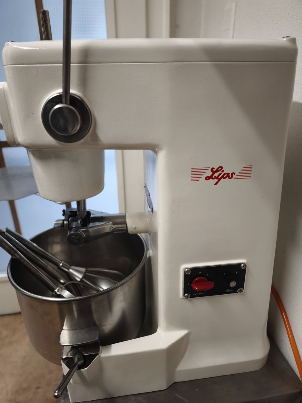 Lips Elettrodomestici da cucina: Lips Junior mit Gemüseschneider Pasevite Fleischwolf – Usato da Lengnau BE venduto da turbostef