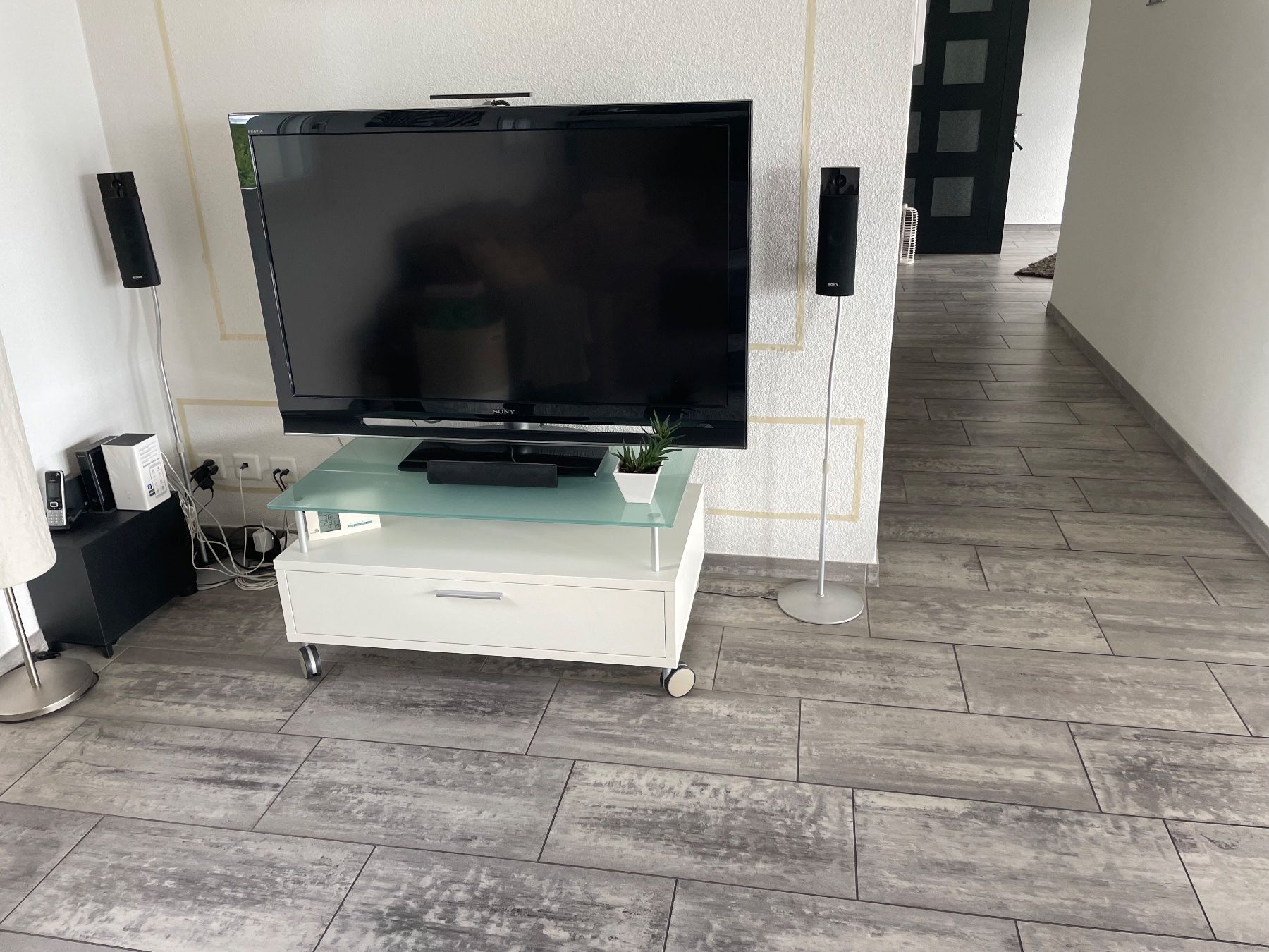 Mobili TV: Fernsehmöbel/Möbel – Usato da Sempach venduto da apanic