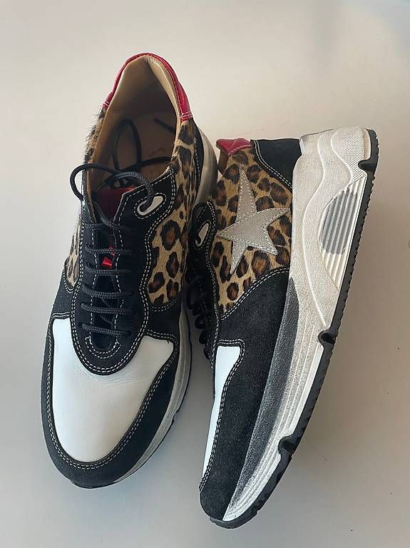 Scarpe da donna: Turnschuh Damen – Usato da Oberrieden venduto da Moraira14