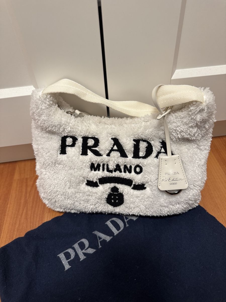 Prada Taschen für Damen: Prada Re-Edition – Gebraucht aus Lohn-Ammannsegg von aemu12 1