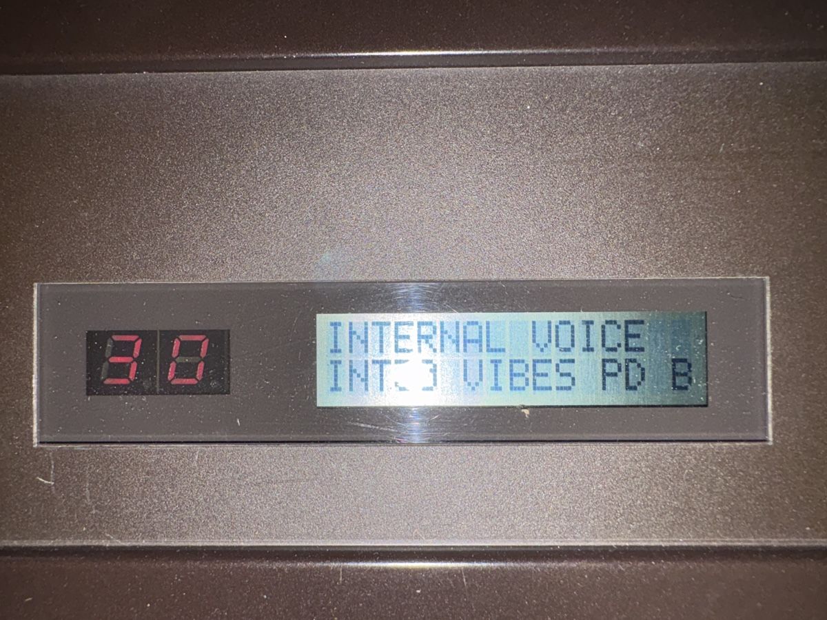 Yamaha Strumenti musicali: Clavier Yamaha DX7, Synthétiseur – Usato da Porrentruy venduto da qwentoz 2