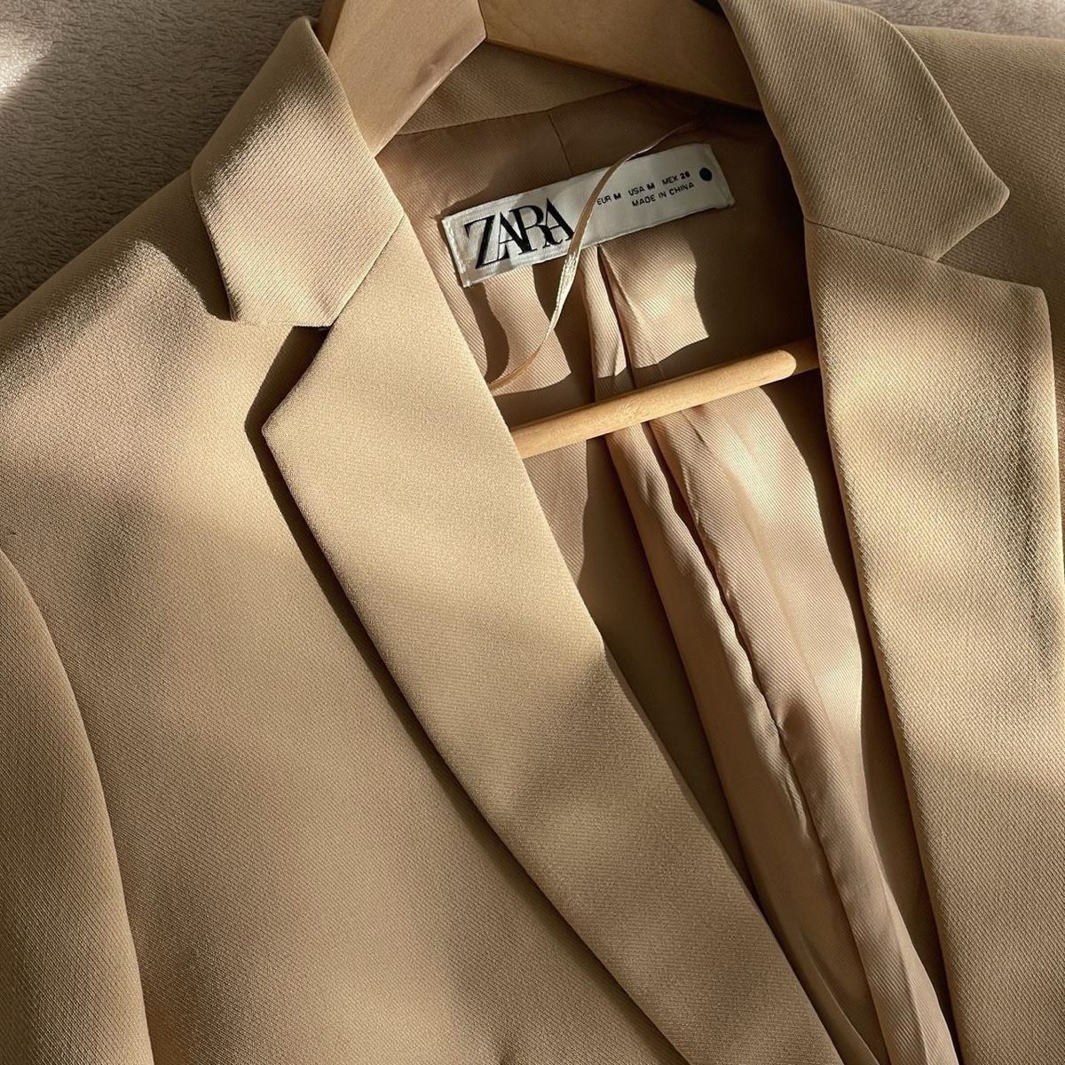 Completi & Tailleur: Beige Zara Blazer – Nuovo (secondo la descrizione) da Küsnacht ZH venduto da GirlyCloset 2