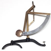 Antike Briefwaage aus Messing -Ancien pèse-lettres en laiton