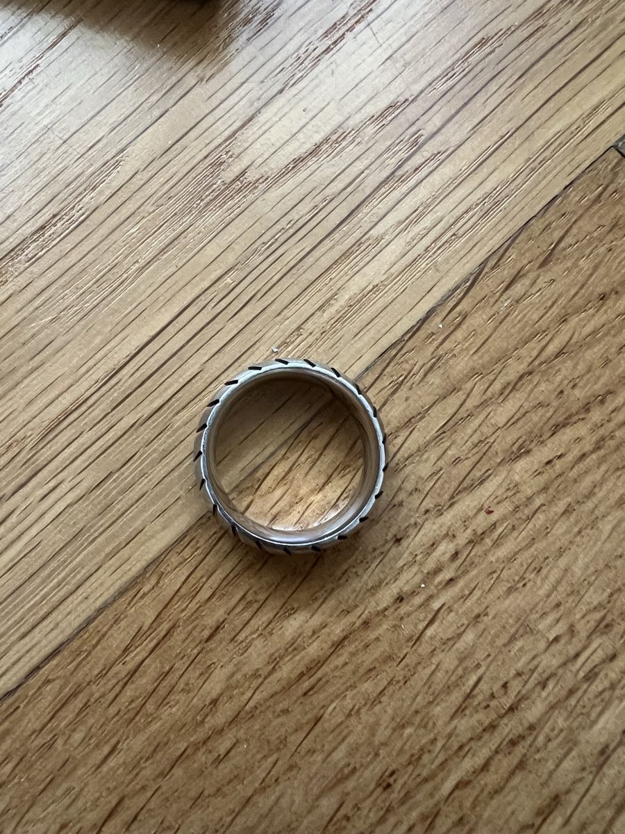 Bagues: Silberfarbener Ring mit Wellenmuster – Grösse ca. 63 – D'occasion à Basel par sof_rk2j 1