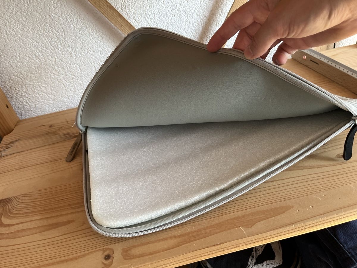 Borse: Housse PC portable 13 pouces, comme neuve, impeccable. – Usato da Ins venduto da Lemon_Guy 1