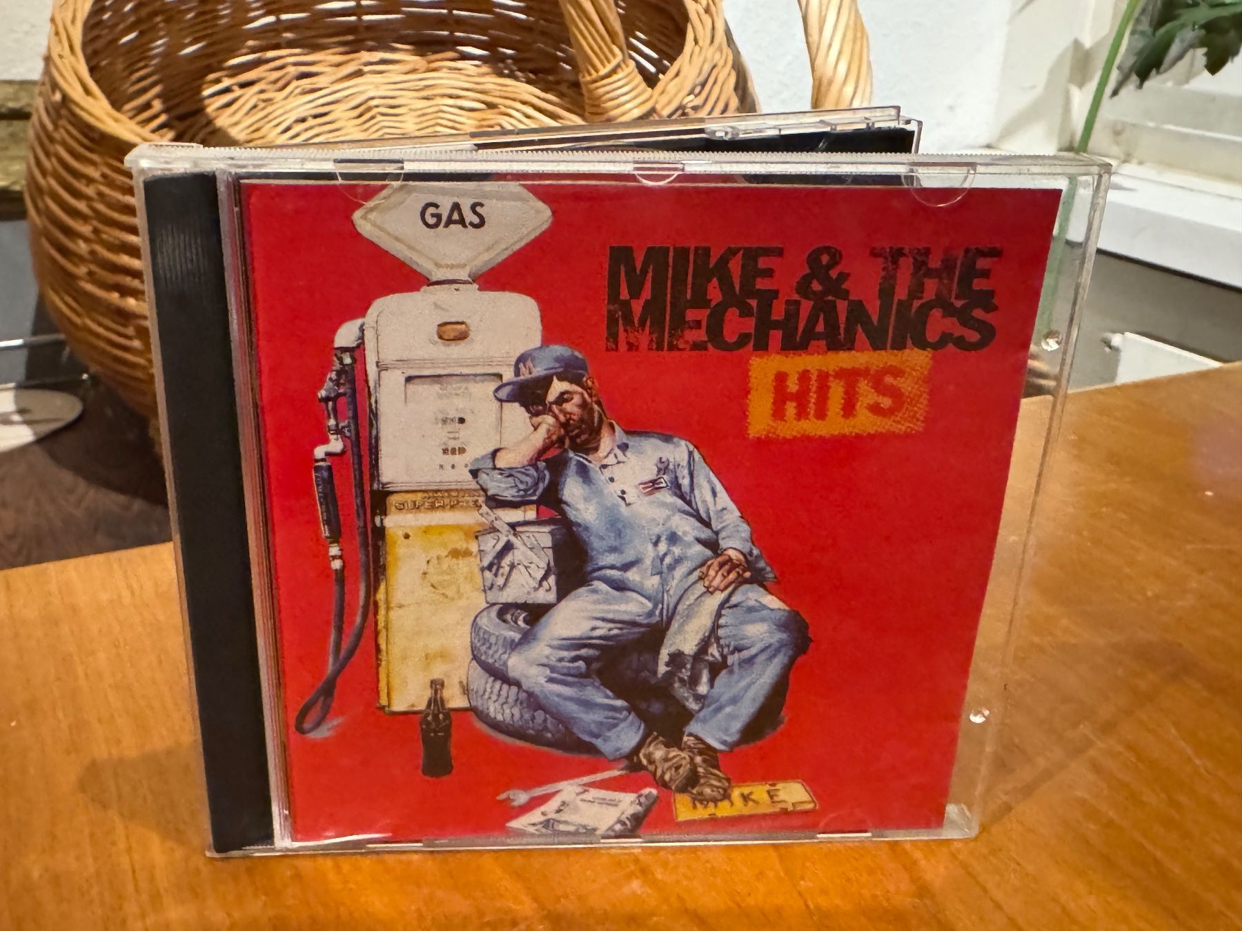 CDs: Mike & The Mechanics - Hits - HG42B – Gebraucht aus Küsnacht ZH von swisssales.net
