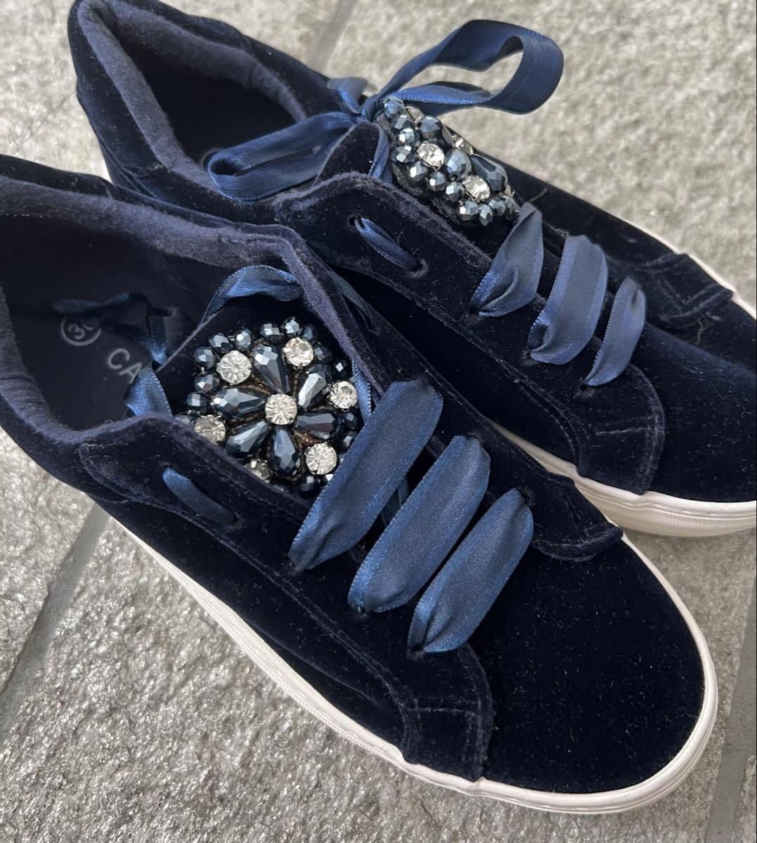 Scarpe da donna: 2 Paar Damen Sneaker Gr. 36 – Usato da chur venduto da Ika11 2