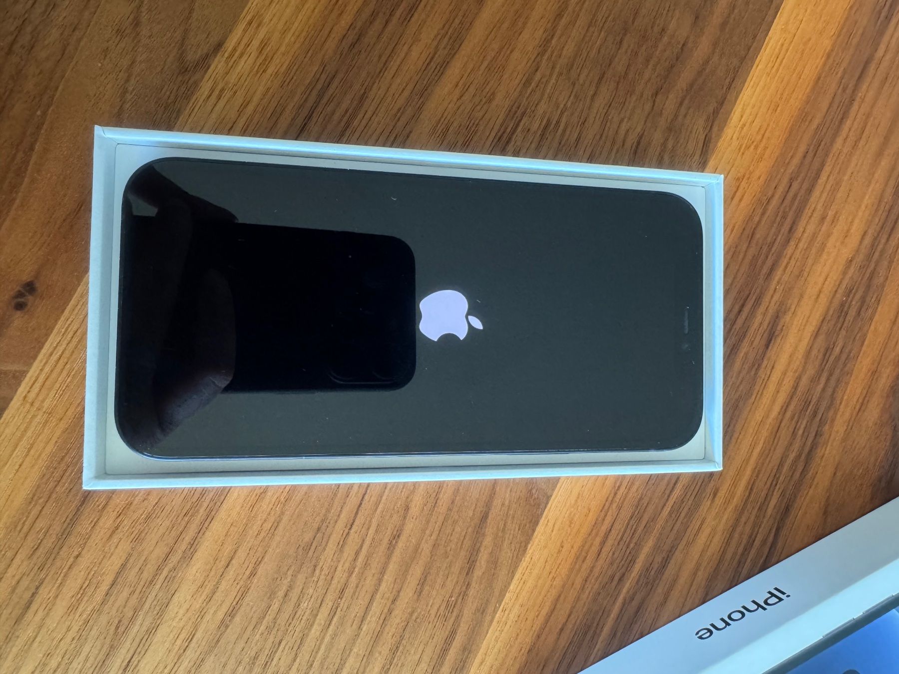 Apple Telefoni cellulari / Smartphones: iPhone 12, black, 128GB mit Hülle – Usato da Feuerthalen venduto da o_SiRiN_o 4