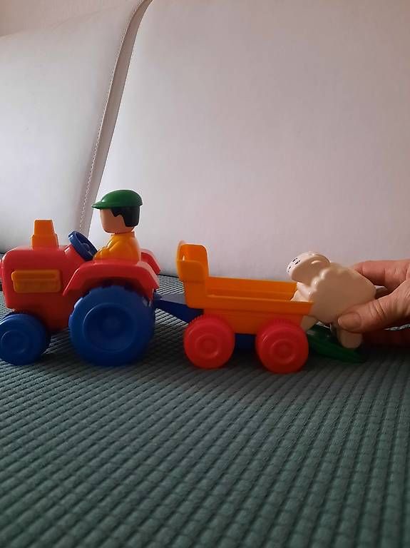 Giocattoli: Tracteur TOMY avec remorque – Usato da Martigny venduto da ivi_cbf9 1