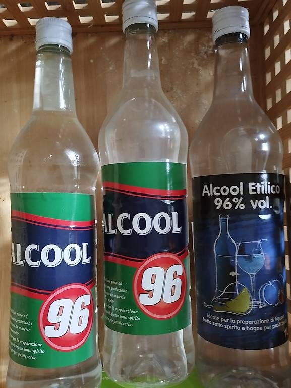 Bevande alcoliche: 3 Flaschen 96%vol Alkohol – Nuovo (secondo la descrizione) da Bern venduto da mar_qrm8