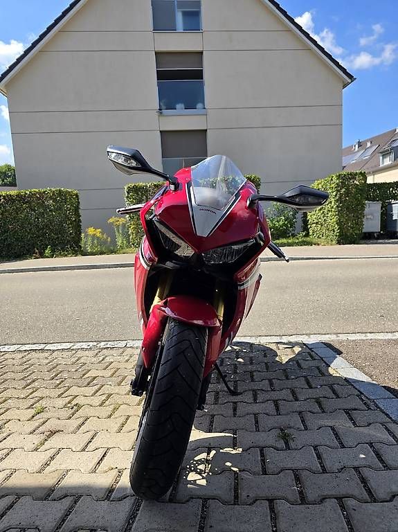 Strada: Honda CBR1000RR – Usato da Feuerthalen venduto da joe_vj22 1