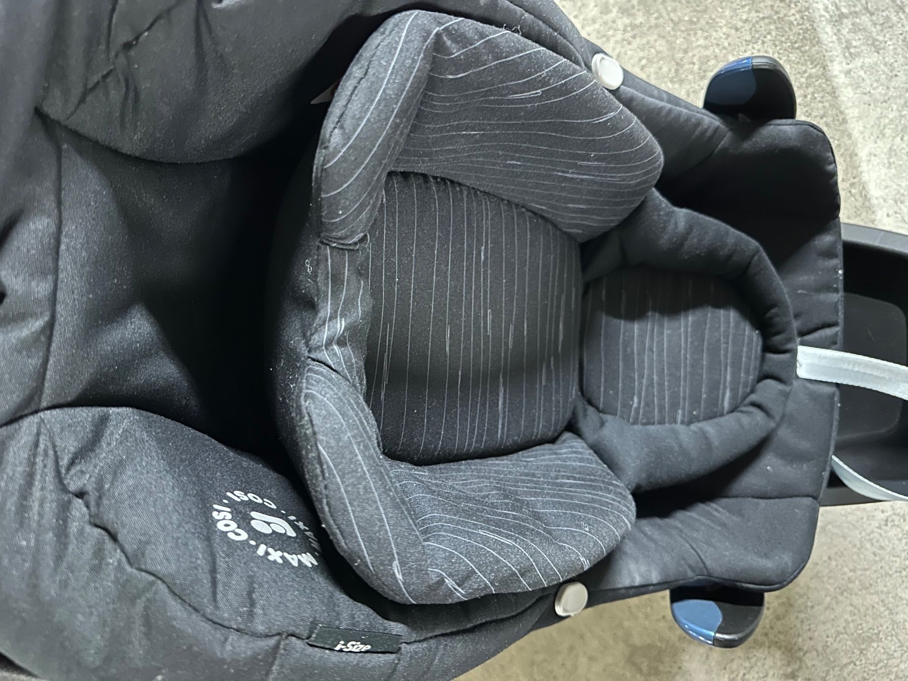 Maxi-Cosi Seggiolini per auto: Maxi Cosi Babyschale und Basis – Usato da Allschwil venduto da Blumergg 2