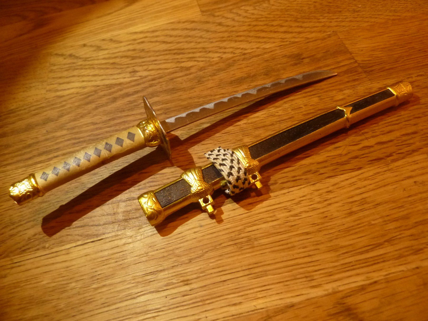 Altro materiale per ufficio: Antiker Brieföffner Samurai Schwert Länge 210mm – Usato da Hochfelden venduto da swissice 2