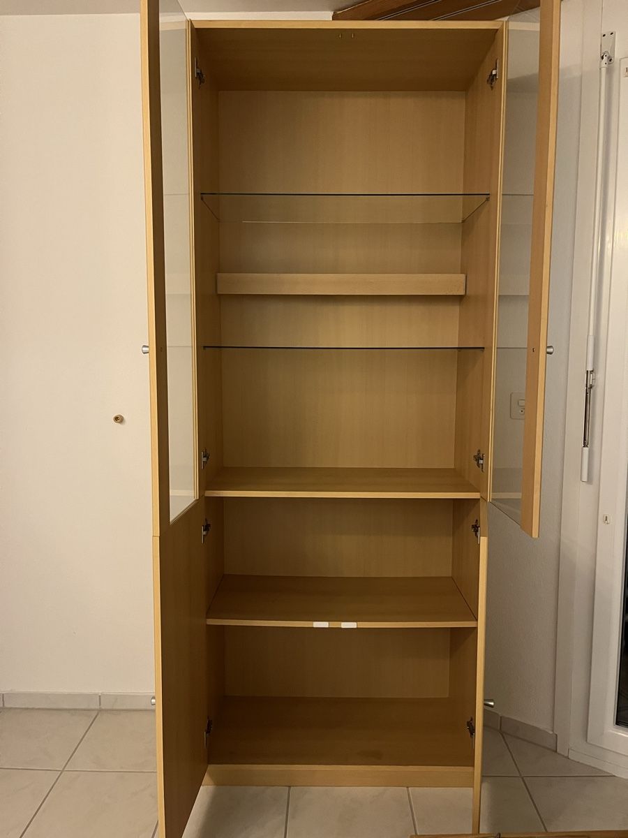 Schränke: Vitrinenschrank Hochschrank Buche hell Glas – Gebraucht aus Bretzwil von Olga_KroXa 1