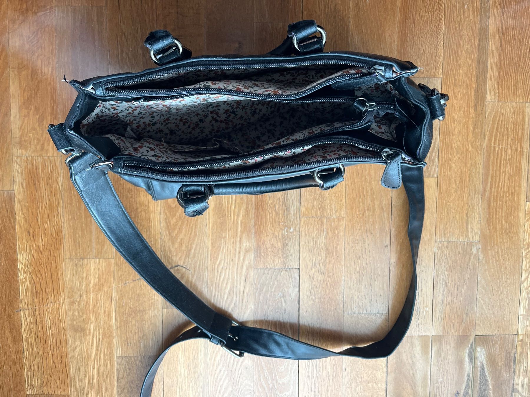 Borse da donna: Schwarze Handtasche mit vielen Fächern – Usato da Ittigen venduto da str_9dw5 2