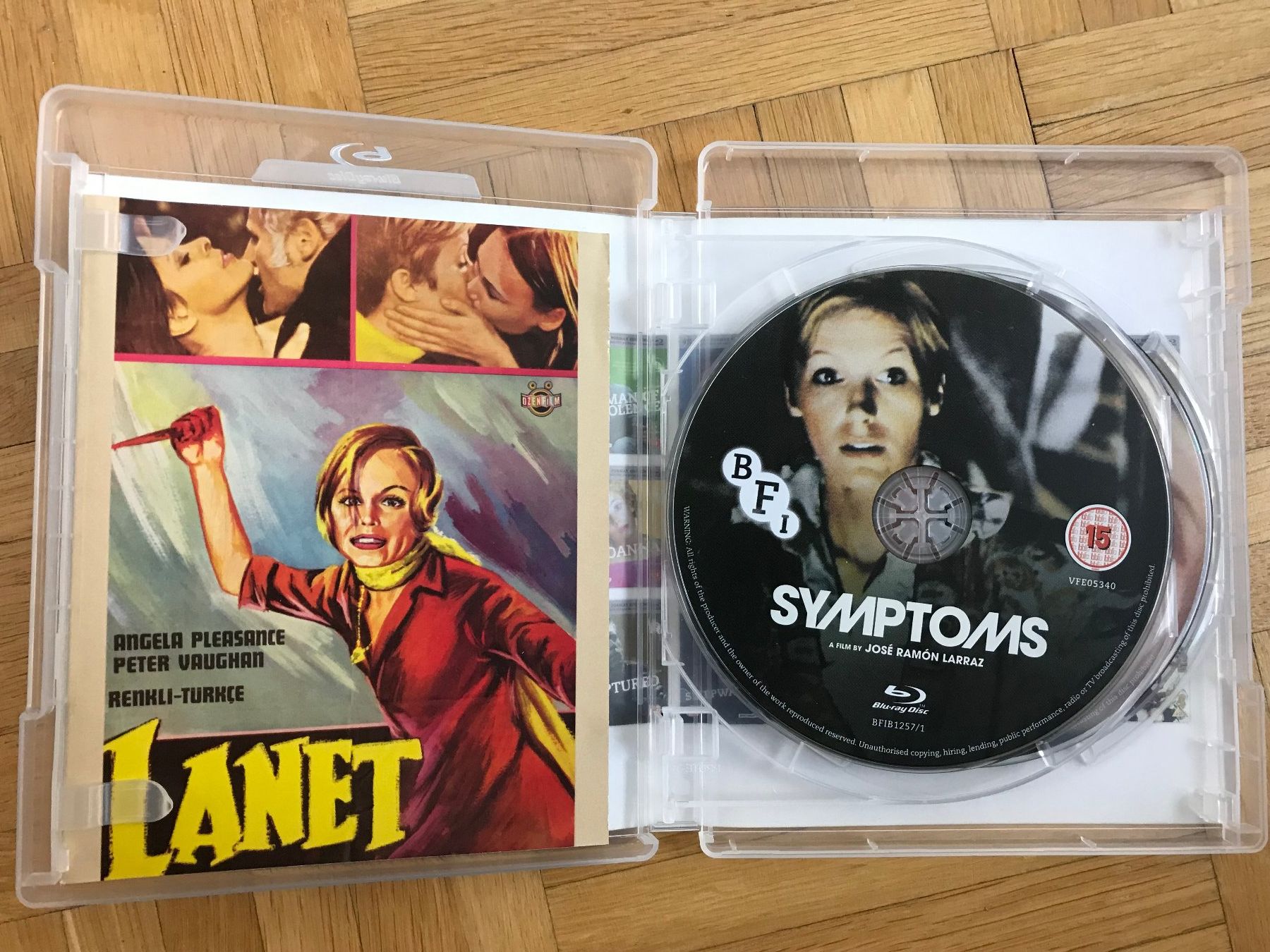Tutti i DVDs: Symptoms - mit Booklet - Blu-ray + DVD – Nuovo (secondo la descrizione) da Zürich venduto da Malcom 1
