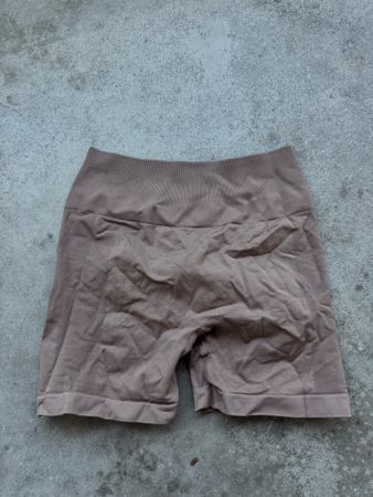 Sportshorts size M beige