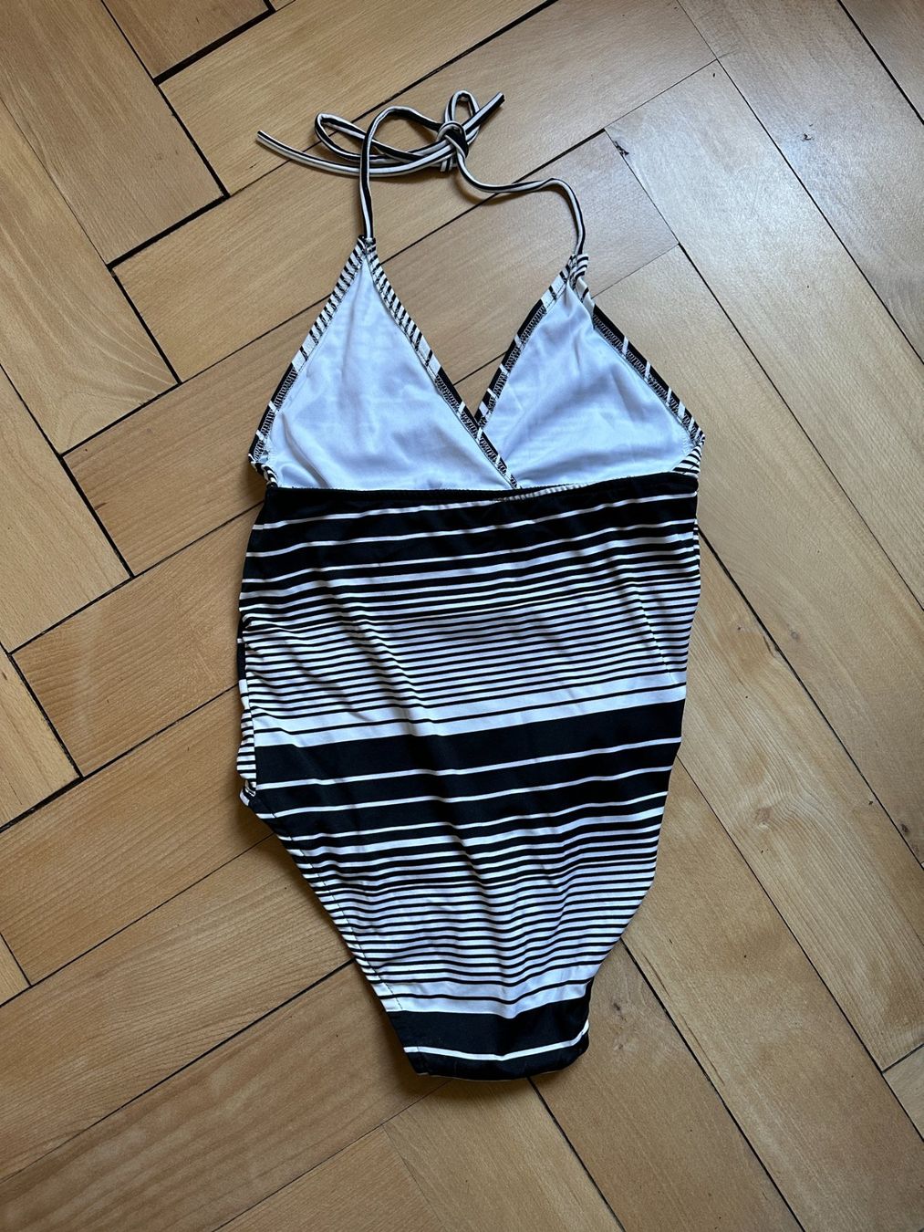 Maillots de bain & Bikinis: Badeanzug schwarz-weiss gestreift - M – D'occasion à Zürich par Diazaio 2