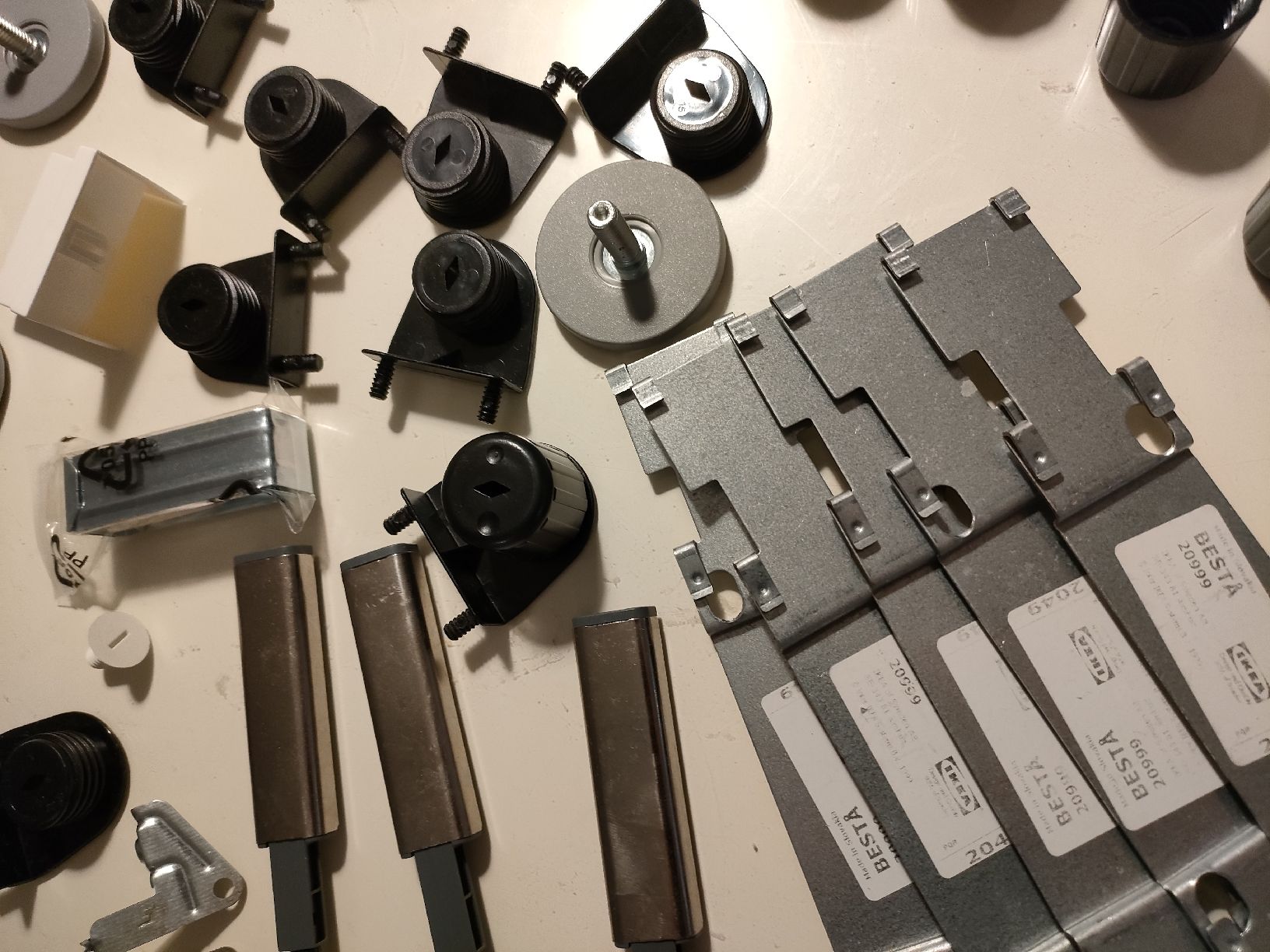 Ikea Tutti gli attrezzi: Ikea Zubehör  – Usato da Muri AG venduto da Suiphi 6