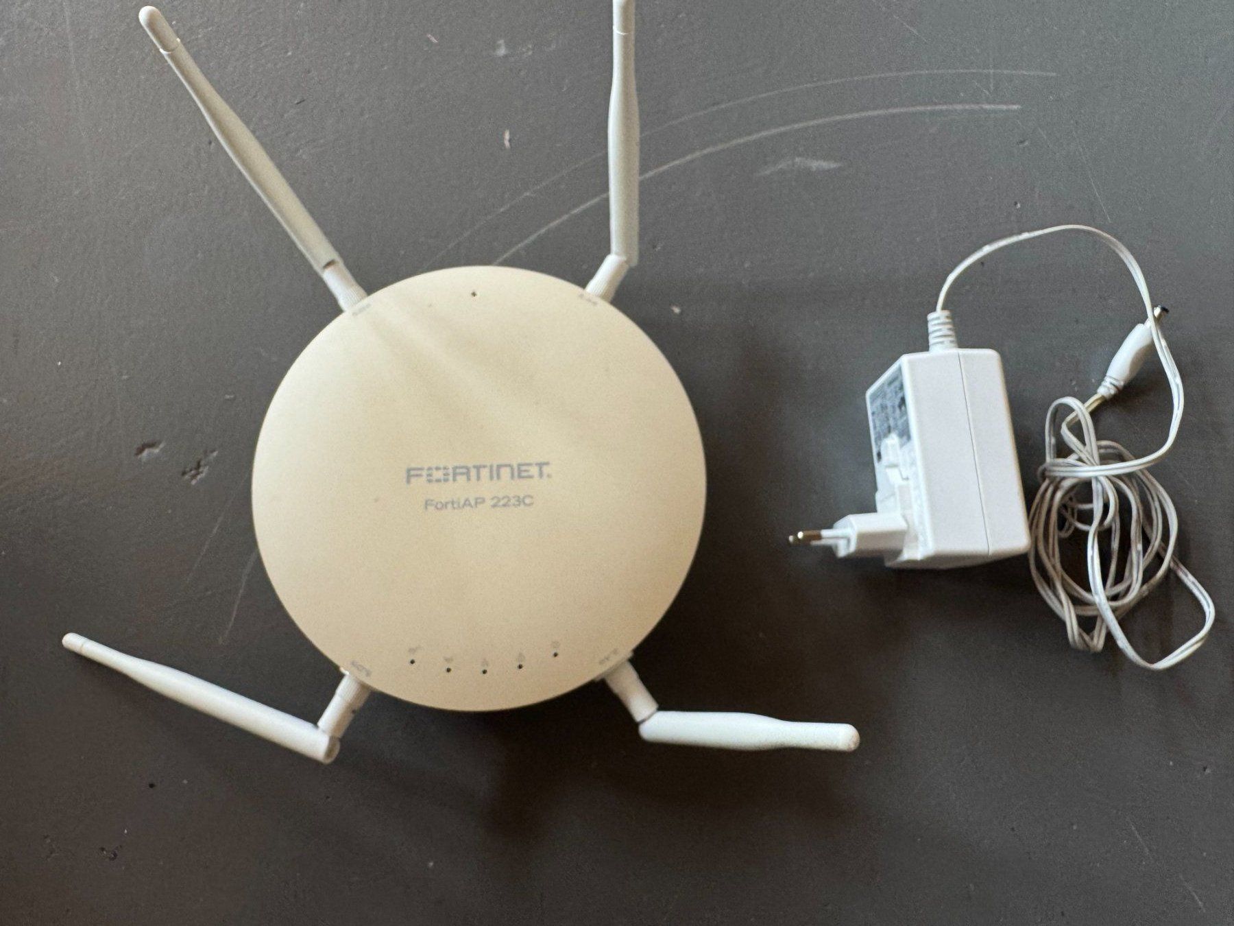 Firewall: Fortinet FortiAP 223C WLAN Access Point – Usato da Jona venduto da ric_nbc9 1