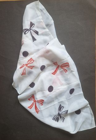 Seidentuch mit Schleifen und Pünktli, 160x33cmTop!
