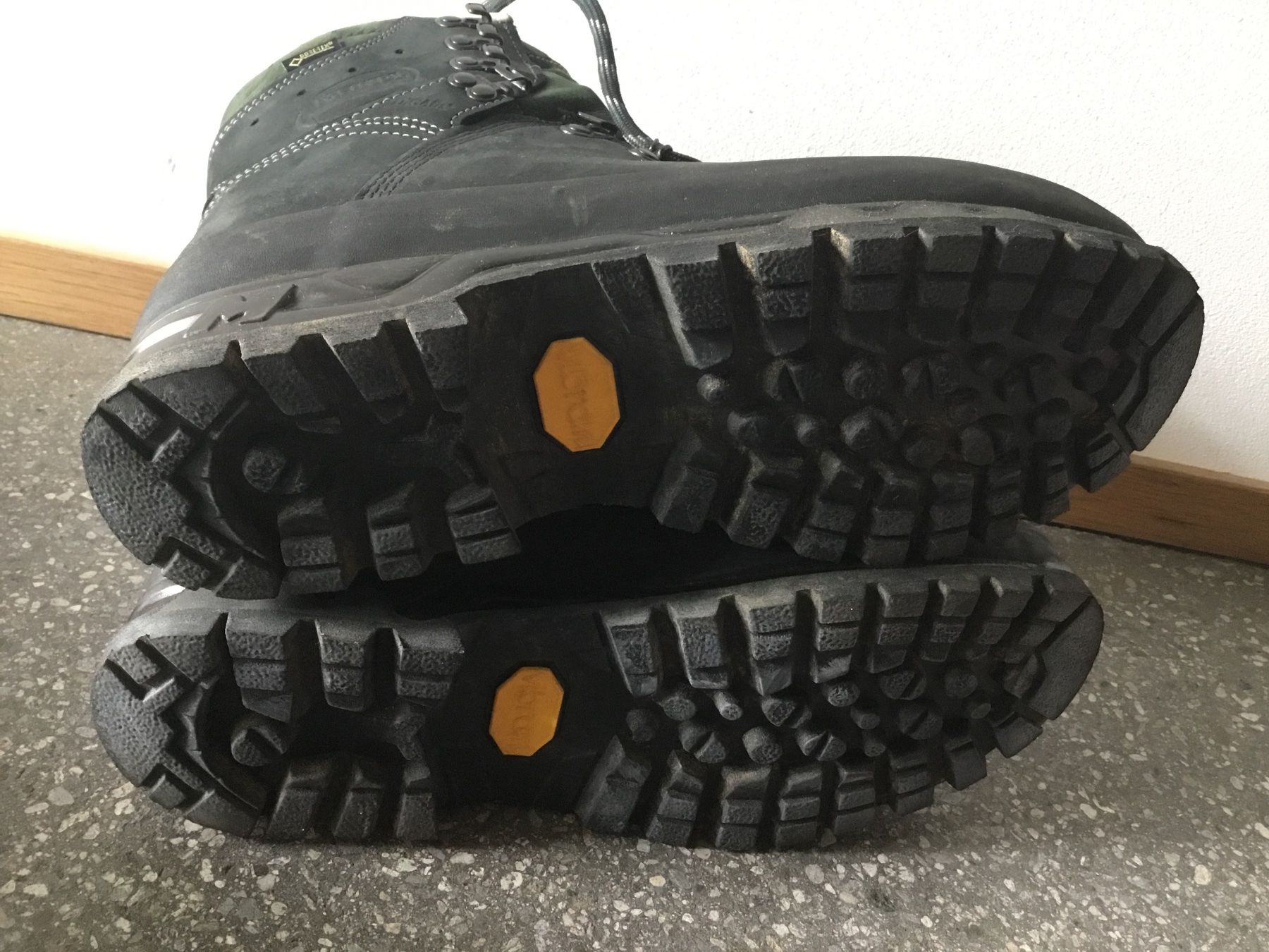 Meindl Herrenschuhe: Meindl Gore Tex Wanderschuhe, Men, Gr. 42.5 – Gebraucht aus Chur von Jacky17 5