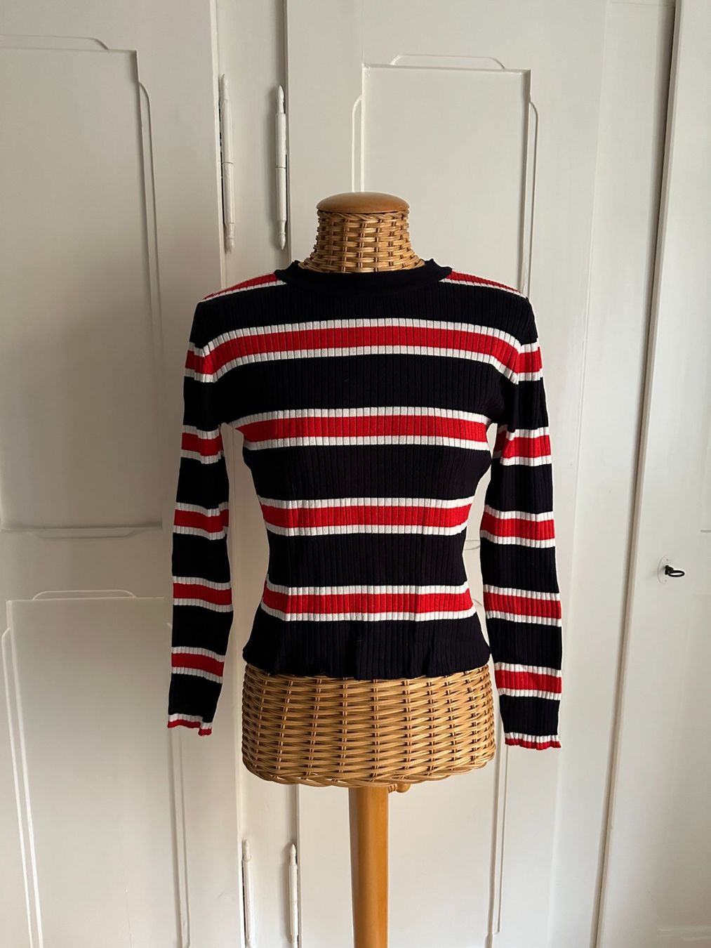 H&M Pulls & Sweat-shirts: Langarmshirt gestreift M – D'occasion à Zürich par Diazaio