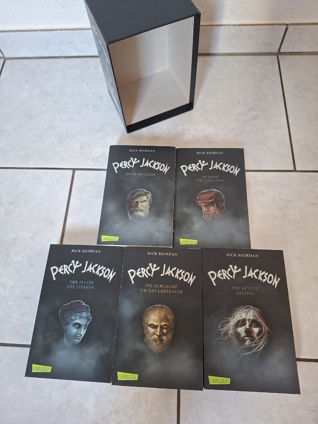 Bücher: Percy Jackson Bücher in Karton Box – Gebraucht aus Gisikon von Lilian_l 5