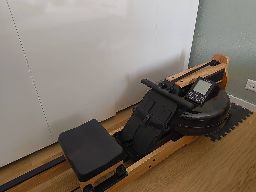 Hometrainer: Rameur à eau en chêne Twheels – Usato da Bouveret venduto da caouette9 1