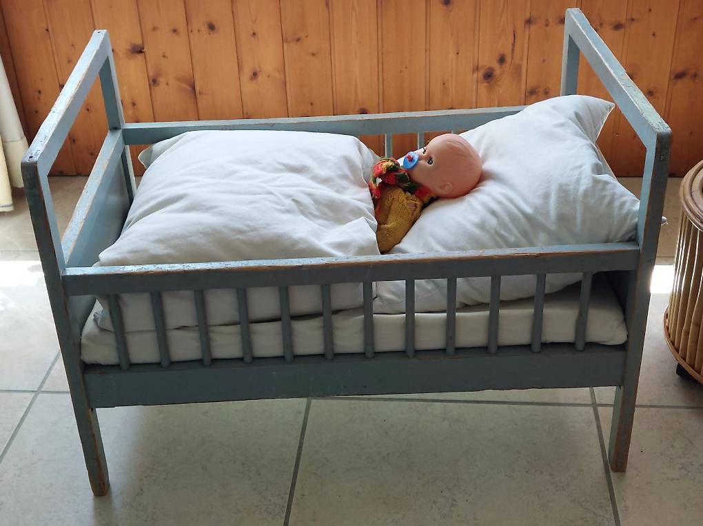 Puppenwagen: Puppenbettli – Gebraucht aus Schöftland von joy27 1