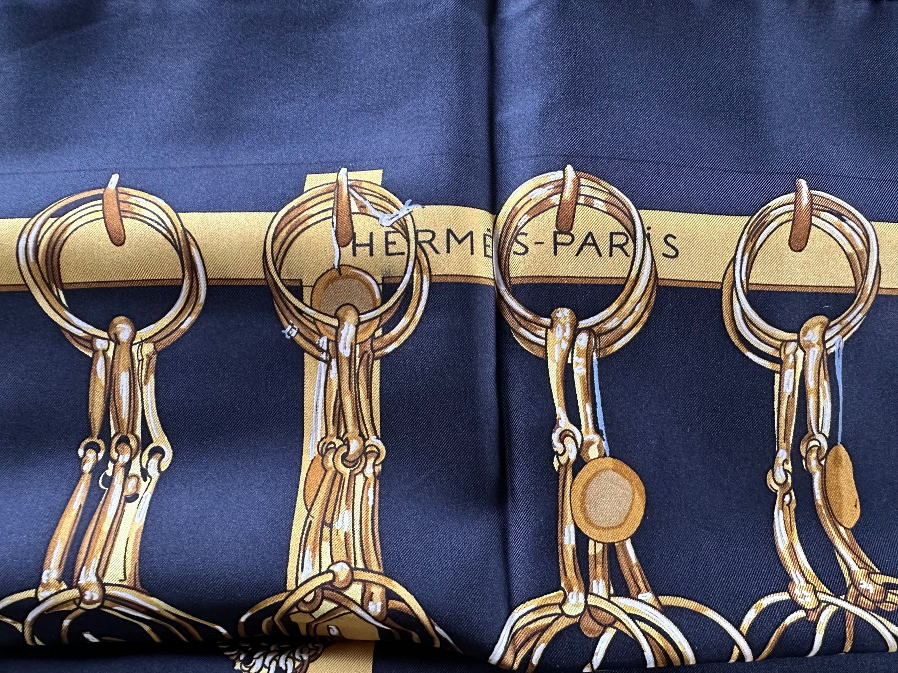 Hermès Foulard & Sciarpe: Carré Hermès 100% soie – Nuovo (secondo la descrizione) da Bouveret venduto da seb_rjx8 2