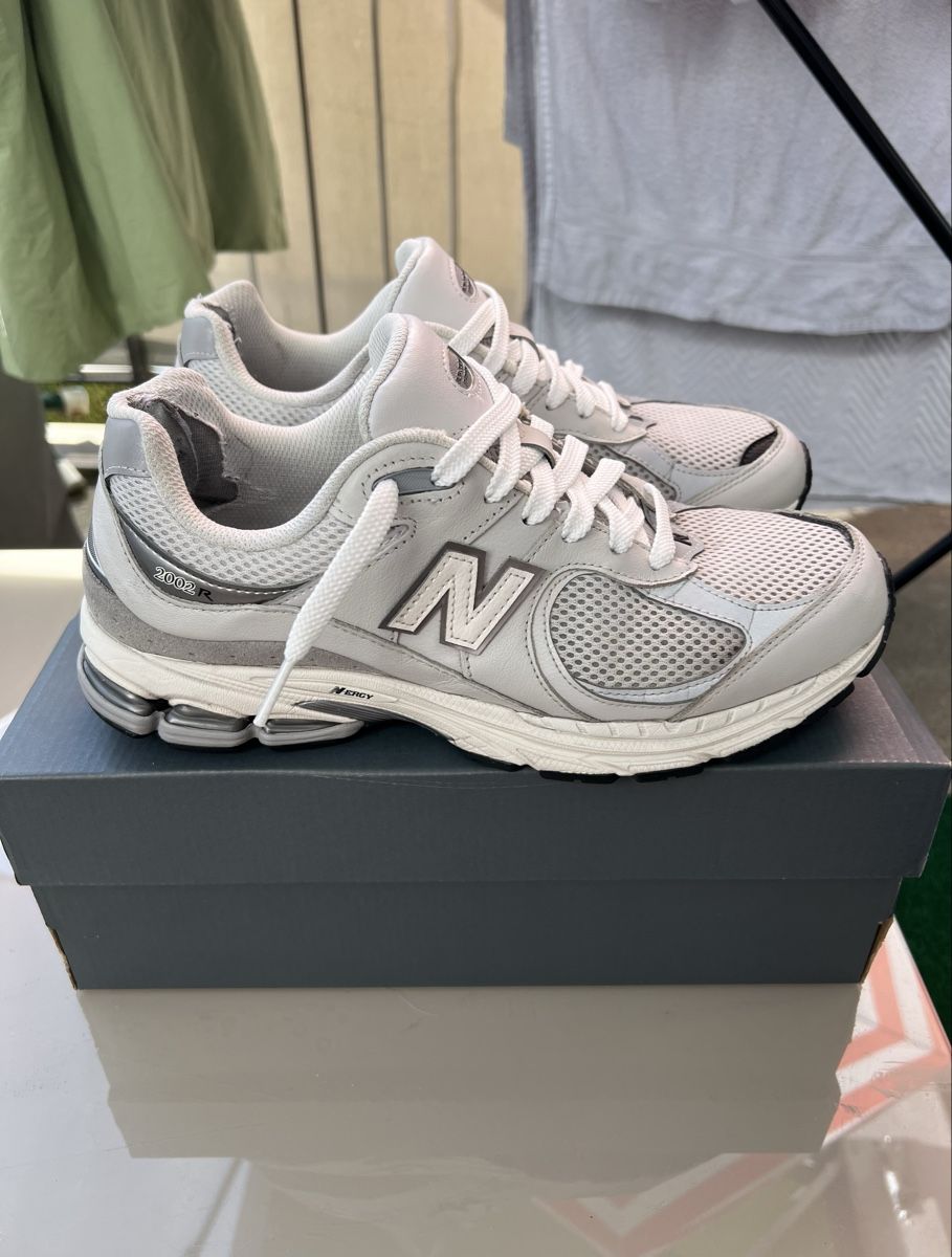 New Balance Herrenschuhe: New balance 2002R – Gebraucht aus Lausanne von luciano_RIC1 2