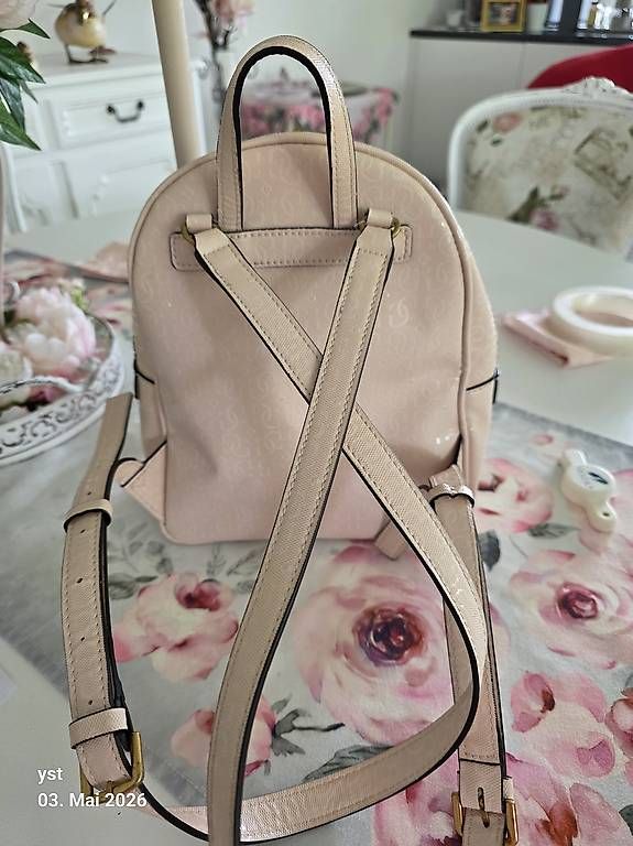 Guess Rucksäcke: Rosa Rucksack von Guess – Gebraucht aus Kloten von funkgabel 1