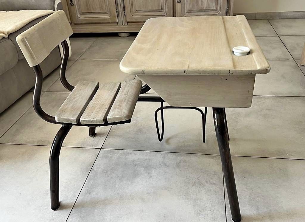 Scrivanie: Bureau pour enfant  – Usato da Rolle venduto da geo_xl8h