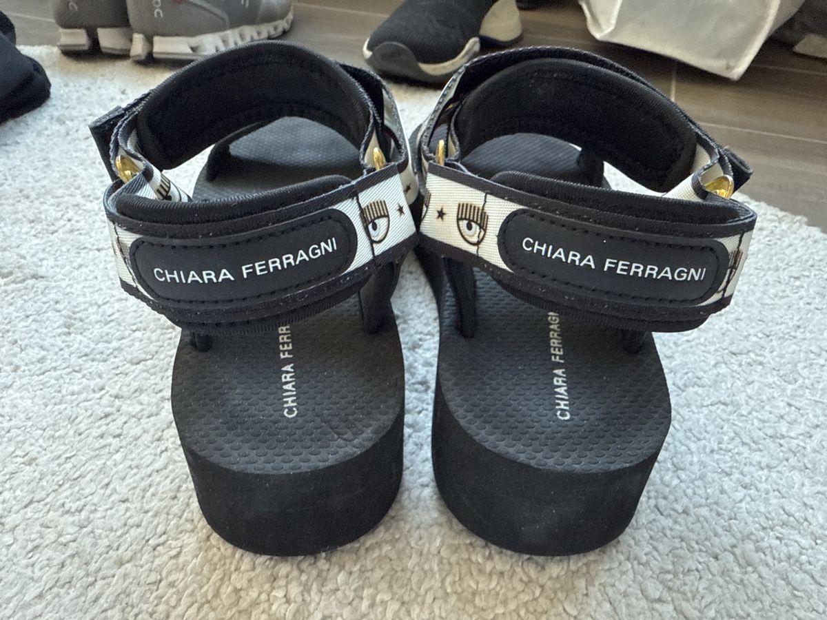 Scarpe da donna: Sandali Chiara Ferragni – Usato da Davesco-Soragno venduto da tin_6xjv 2