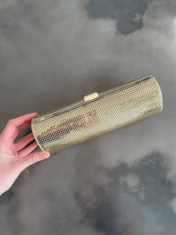 Borse da donna: BCBG MAXAZRIA gold pouch – Usato da Lausanne venduto da generation