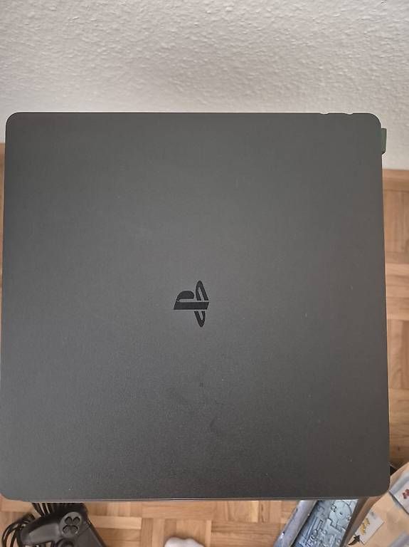 Sony Consoles: PlayStation 4 Slim 500 GB – D'occasion à Pratteln par SuperMario012 3