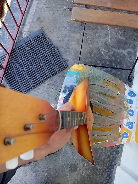 Vintage Strumenti musicali: Balalaika – Usato da Basel venduto da Petergunn 1