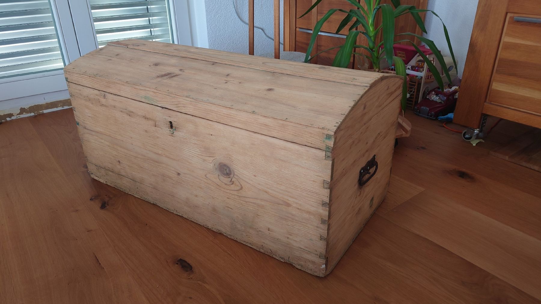 Cassapanche: Truhe Holztruhe Kiste mit Griffen – Usato da Abtwil SG venduto da Ruwn